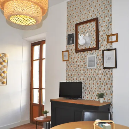 Confidence Hyper Centre Calme - Sejouraixlesbains Apartment