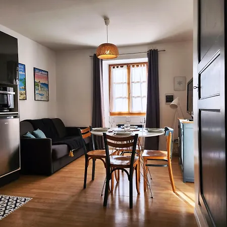 Confidence Hyper Centre Calme - Sejouraixlesbains Apartment *